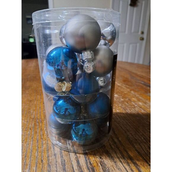 19 The Christmas Shoppe Blue Silver Fig & Magnolia Handcrafted Glass Ornaments - Picture 2 of 7